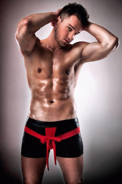Passion Menswear Schwarze Wetlook Shorts